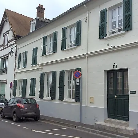 Le Relais Du Bon'eure Bed & Breakfast 4*